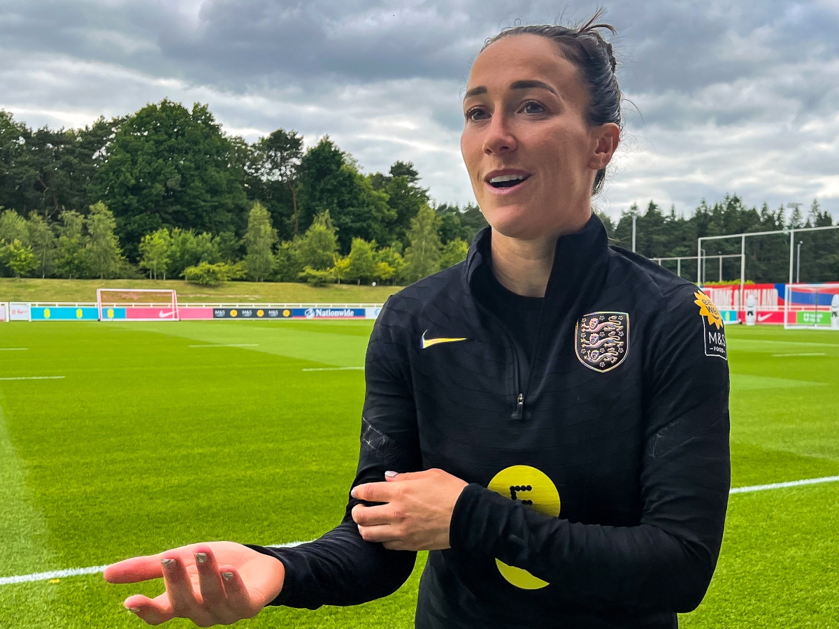 “We’ve spoken to a lot of the men’s team about their experiences” – Lucy Bronze on the relationship with the men’s squad and reminiscing on the past